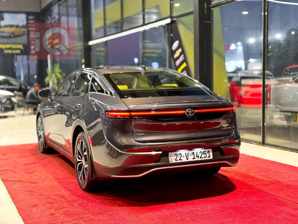 تۆیۆتا کراون